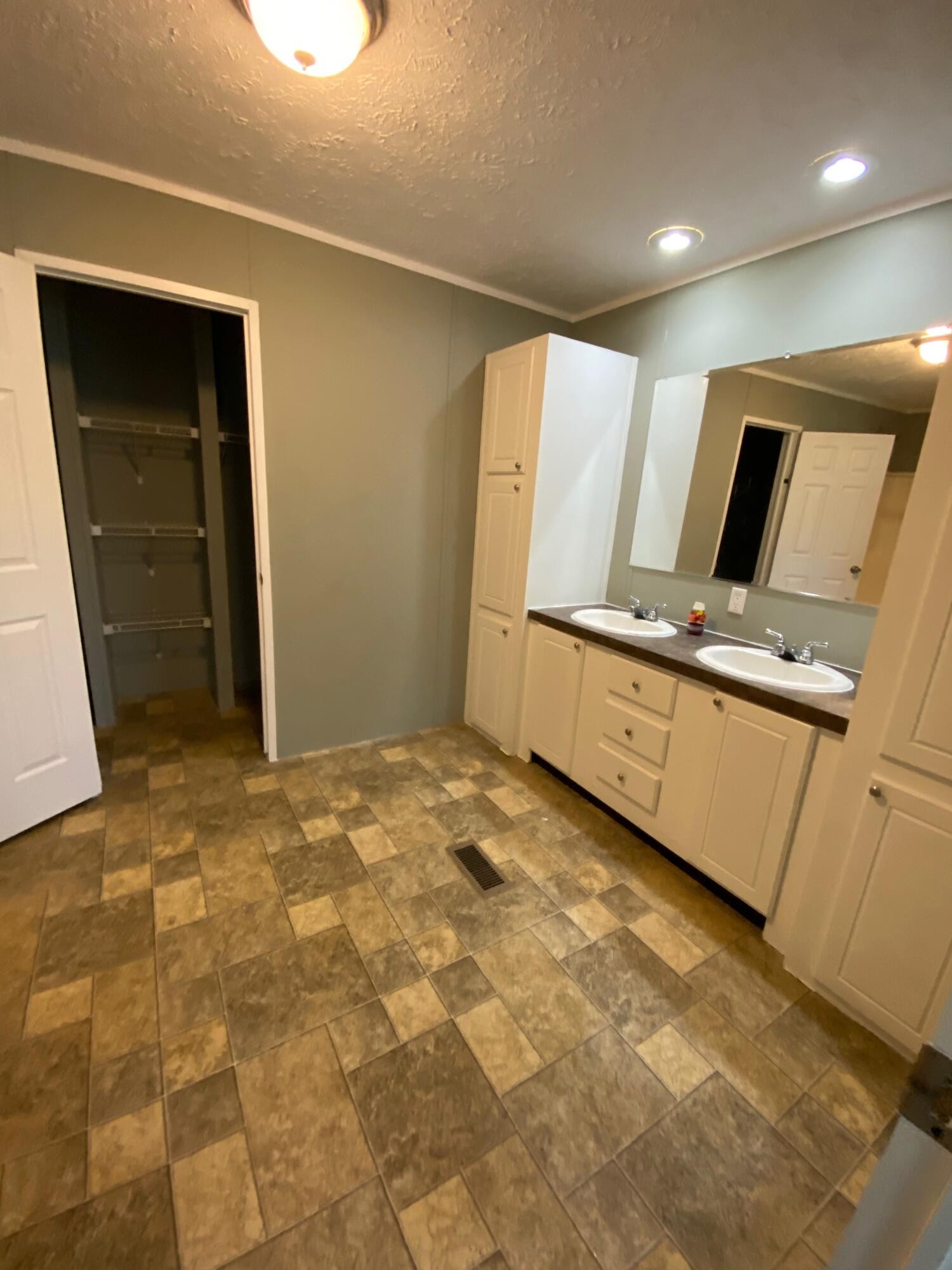 204 High Street, Unit 3 Charleston, TN 37310 - Photo 17 of 30 Gallery Image 17