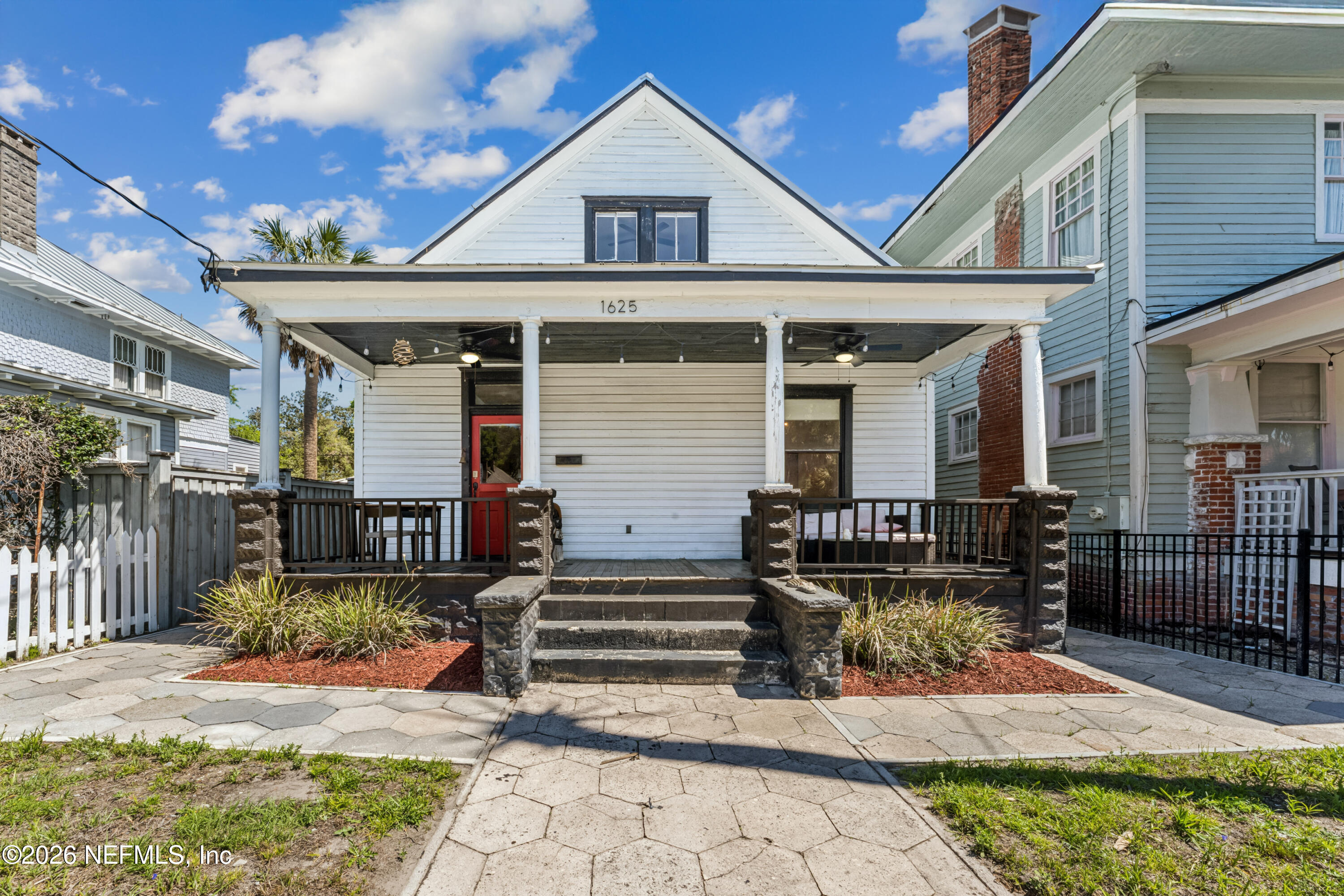 1625 Perry Street Jacksonville, FL 32206 - Photo 29 of 36 front view of a house with a porch