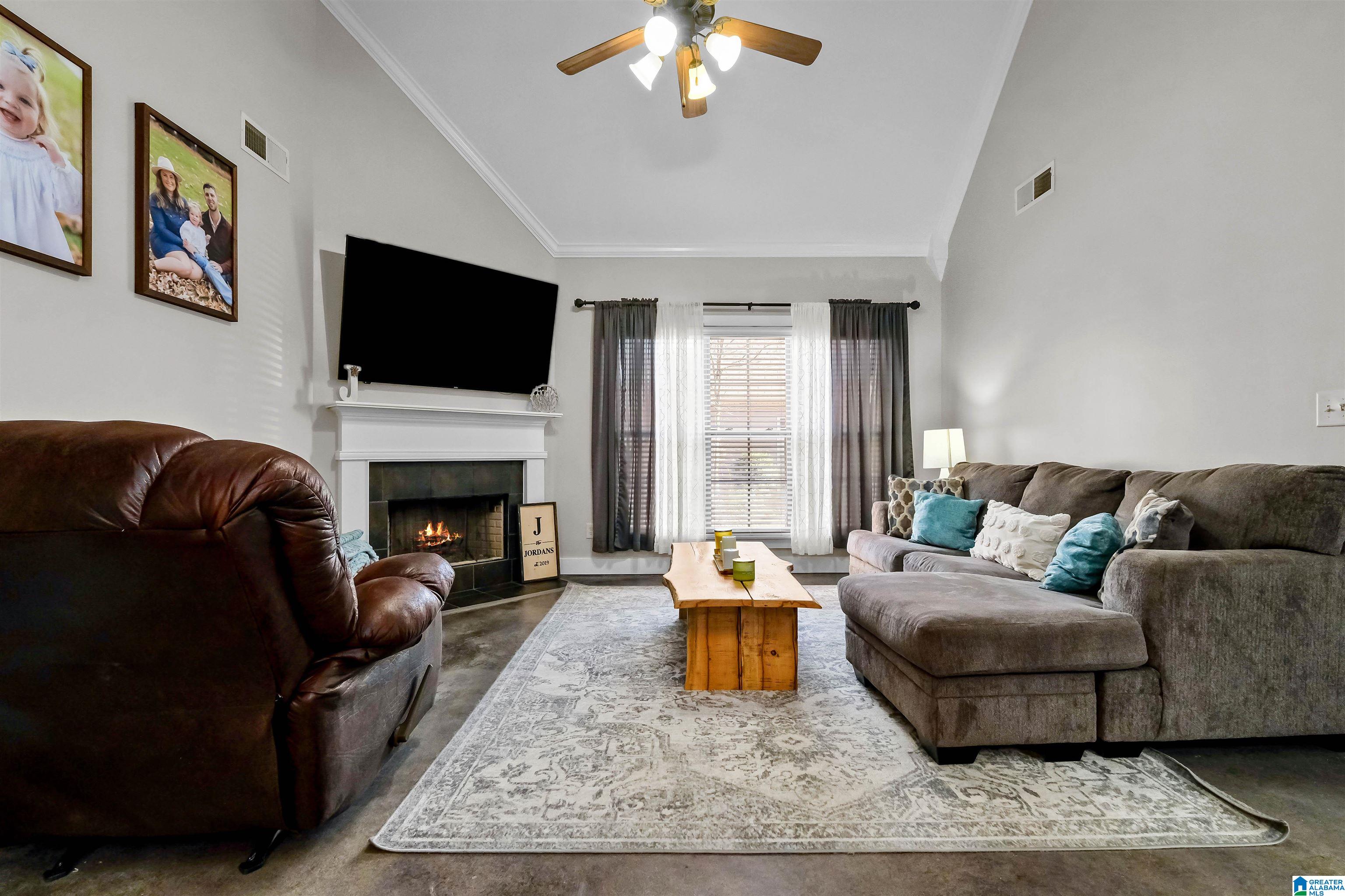 1068 Emerald Ridge Drive Calera, AL 35040 - Photo 4 of 37