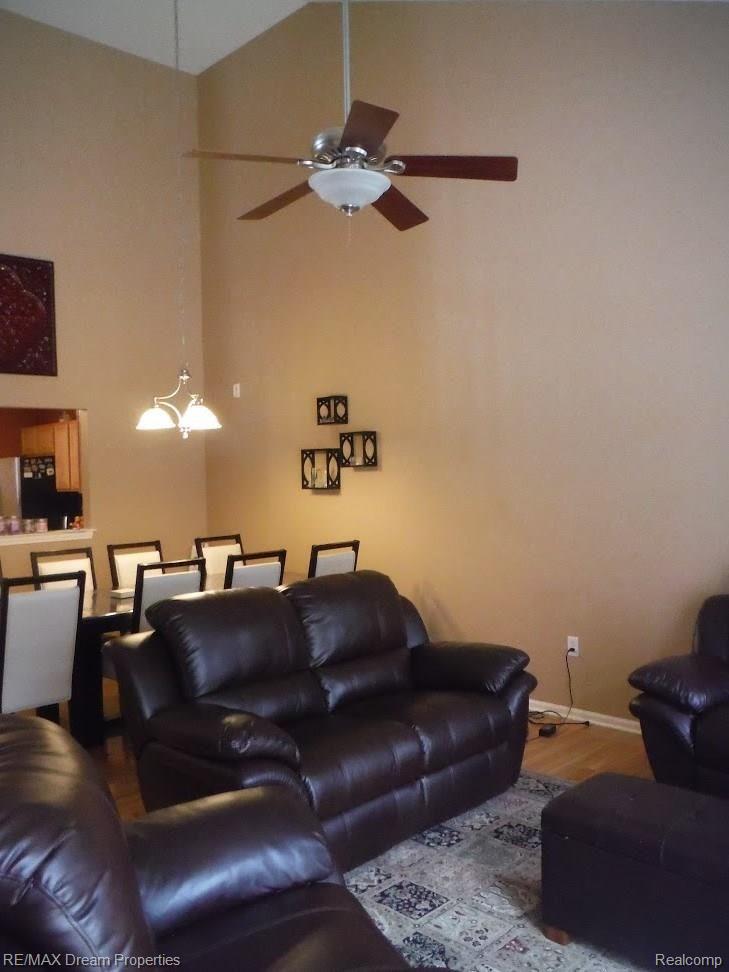 740 Cherry Grove Road Canton, MI 48188 - Photo 6 of 19 DSCF7113.JPG
