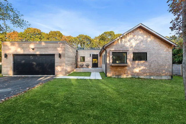 $27,500 | 17 Fenmarsh Road, East Hampton, NY 11937