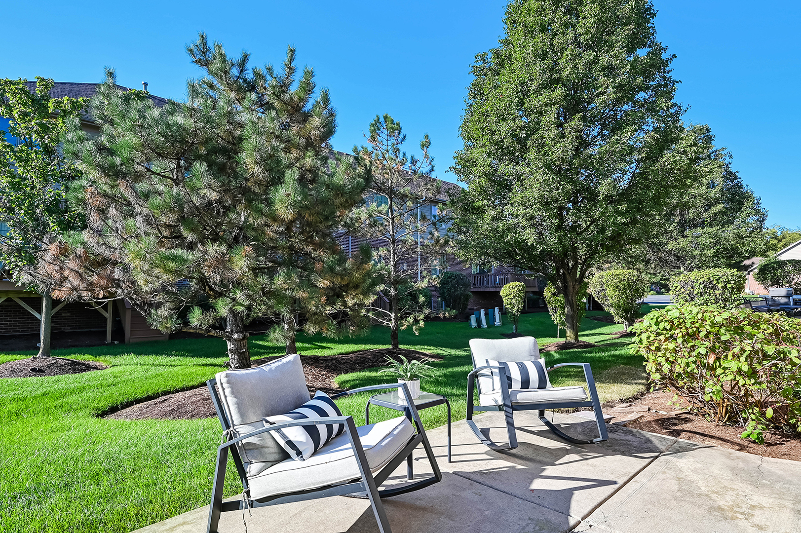 14951 South Preserve Drive Lockport, IL 60441 - Photo 5 of 25 a view of a chairs and table in the yard