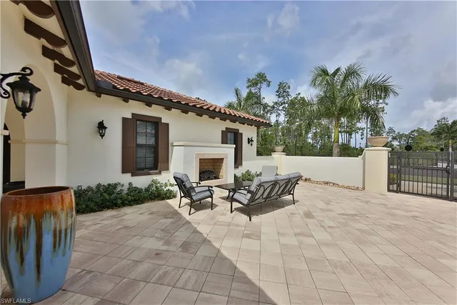 $3,600 | 15145 Palmer Lake Circle, Unit 103, Naples, FL 34109