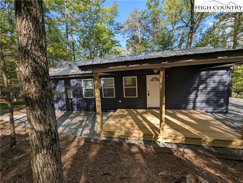 44 Araniska Road Glade Valley, NC 28627 - Photo 2 of 21 Gallery Image 2