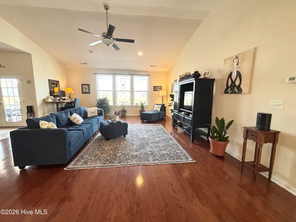 $2,395 | 642 West Chatman Drive Northwest, Calabash, NC 28467