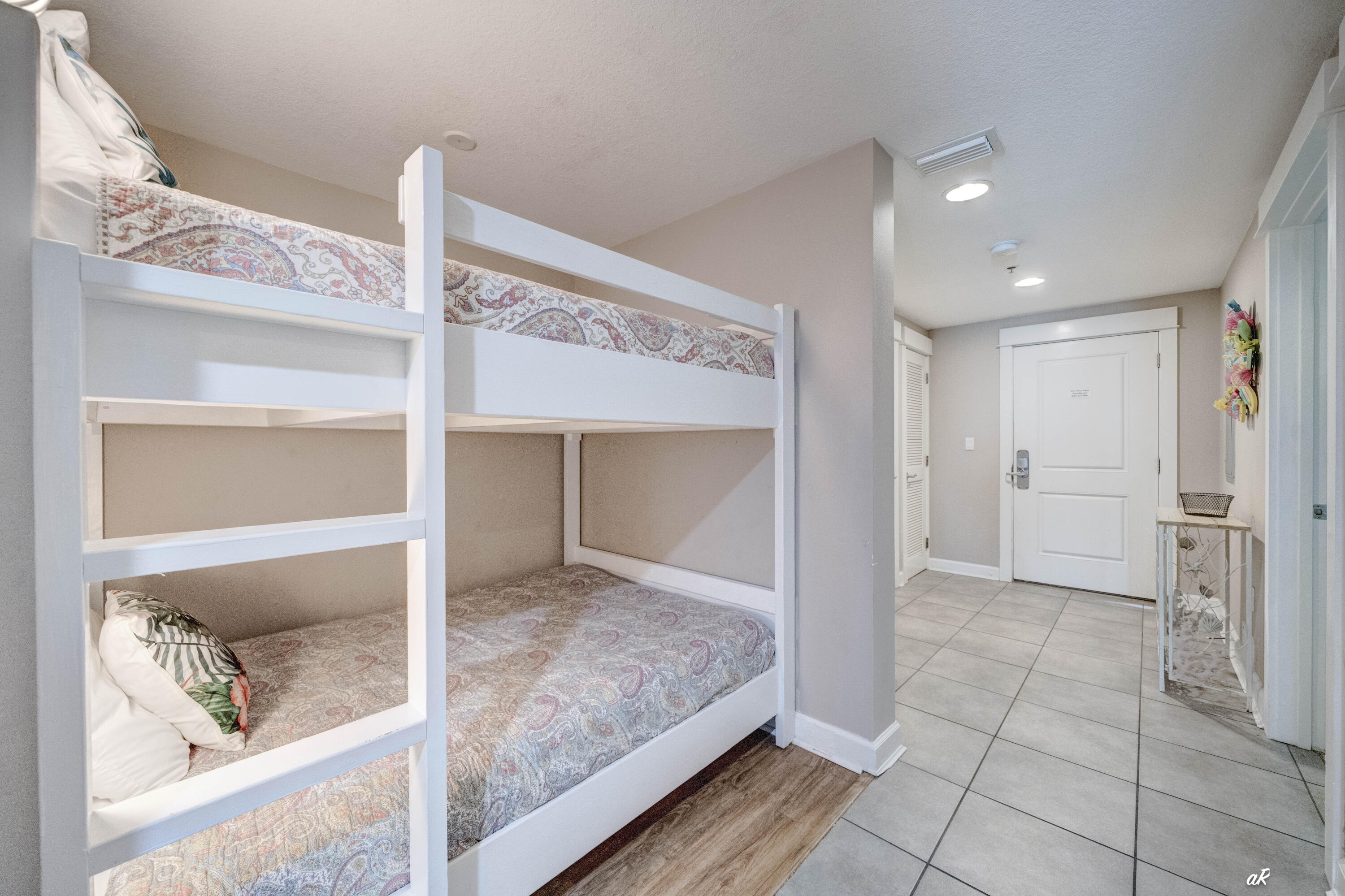 11807 Front Beach Road, Unit 1605 Panama City Beach, FL 32407 - Photo 17 of 53 Bunks-1