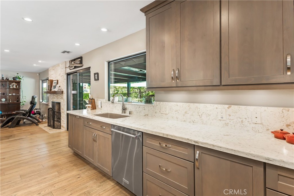 1405 Sterling Road Redlands, CA 92373 - Photo 15 of 49