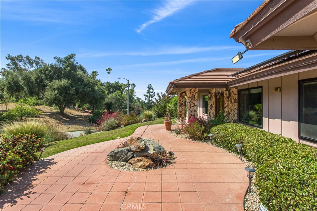 1405 Sterling Road Redlands, CA 92373 - Photo 5 of 49