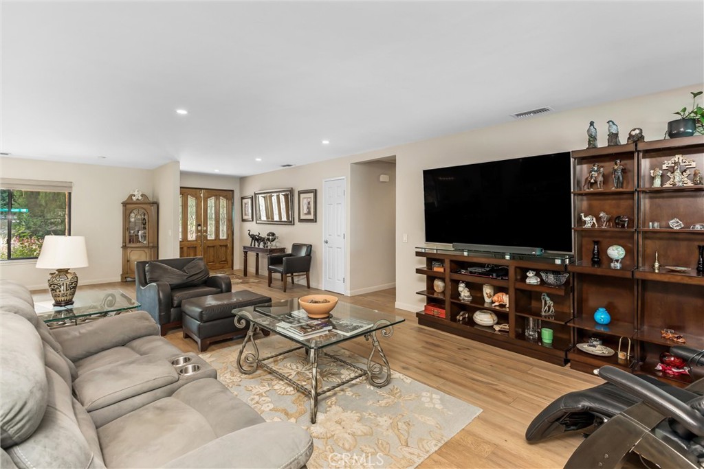 1405 Sterling Road Redlands, CA 92373 - Photo 7 of 49