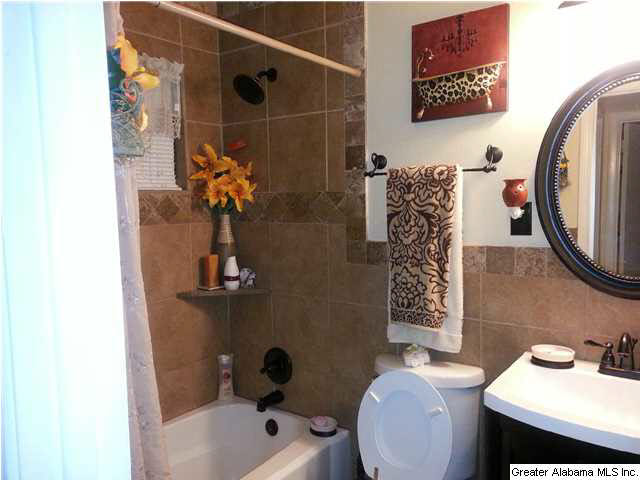 1014 Manor Circle Bessemer, AL 35020 - Photo 9 of 10