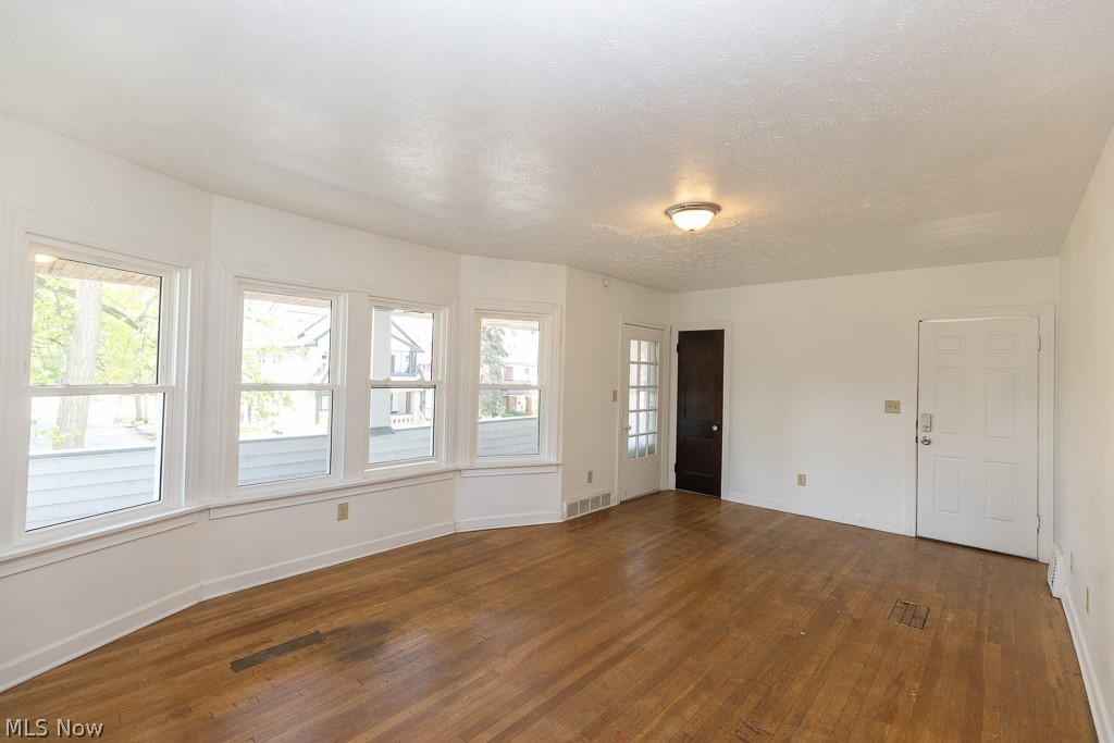 14221 Glenside Road Cleveland, OH 44110 - Photo 24 of 50