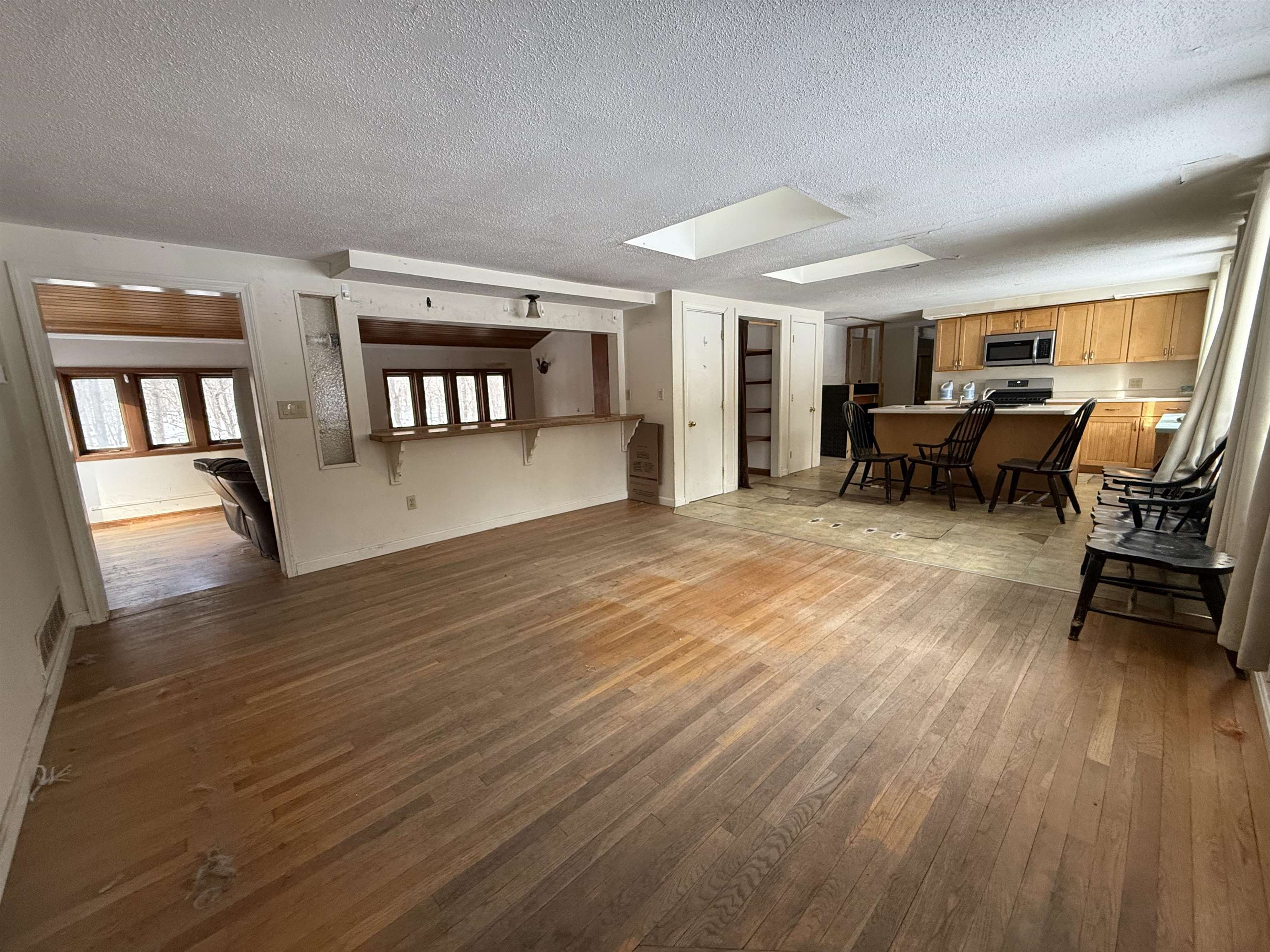 256 Middle Branch Road New Boston, NH 03070 - Photo 2 of 16