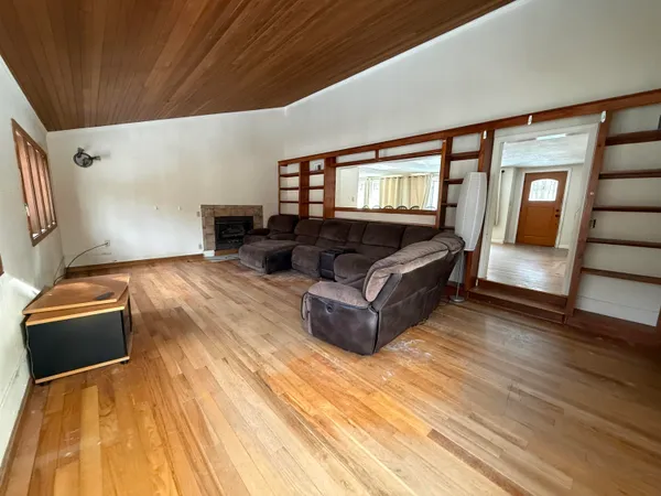 $399,000 | 256 Middle Branch Road, New Boston, NH 03070