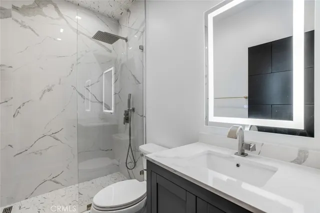 $6,495 | 19131 Menard Place, Tarzana, CA 91356