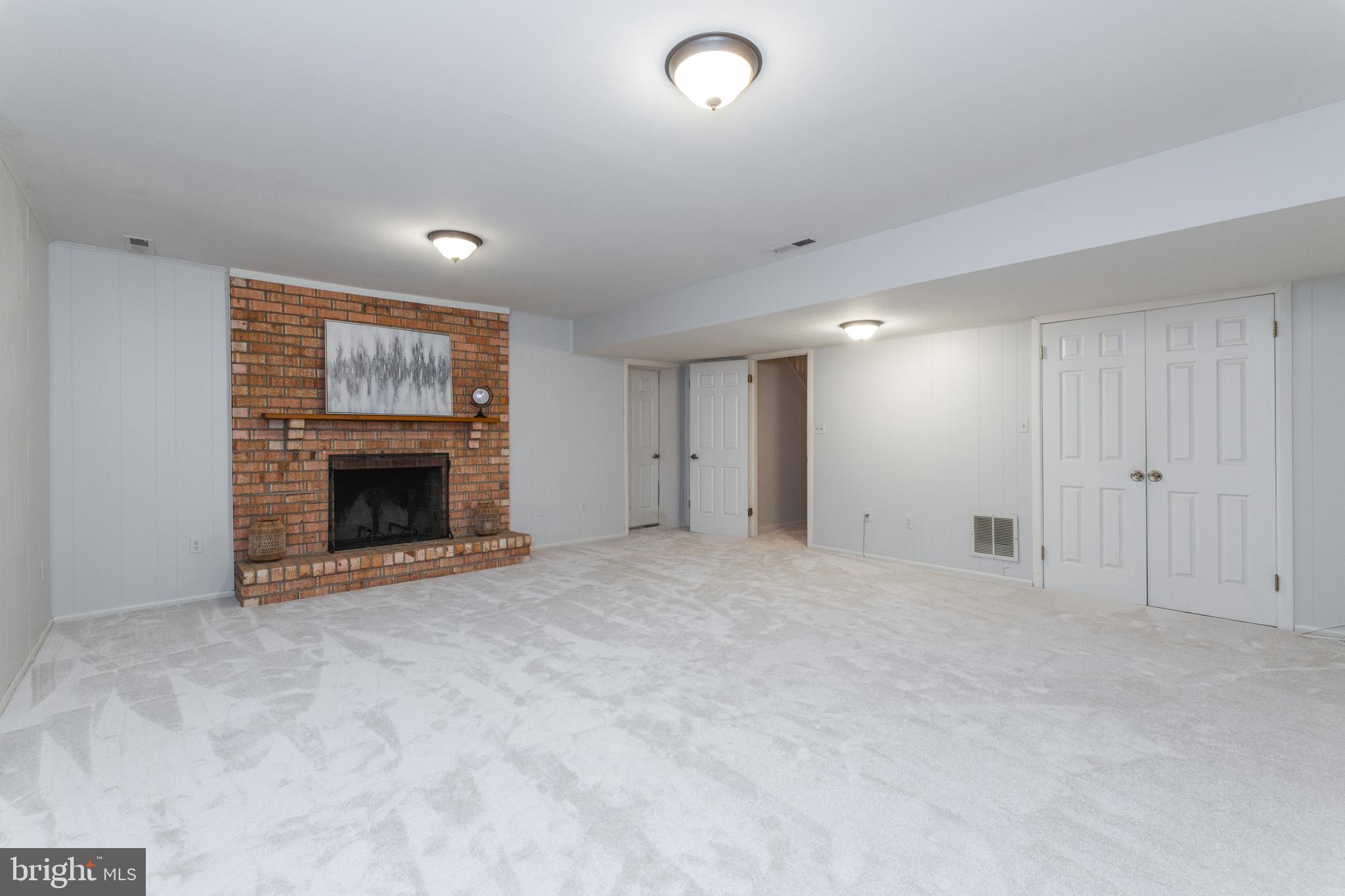 518 Andrew Hill Road Arnold, MD 21012 - Photo 28 of 39 LARGE family room with 2nd wood burning fireplace