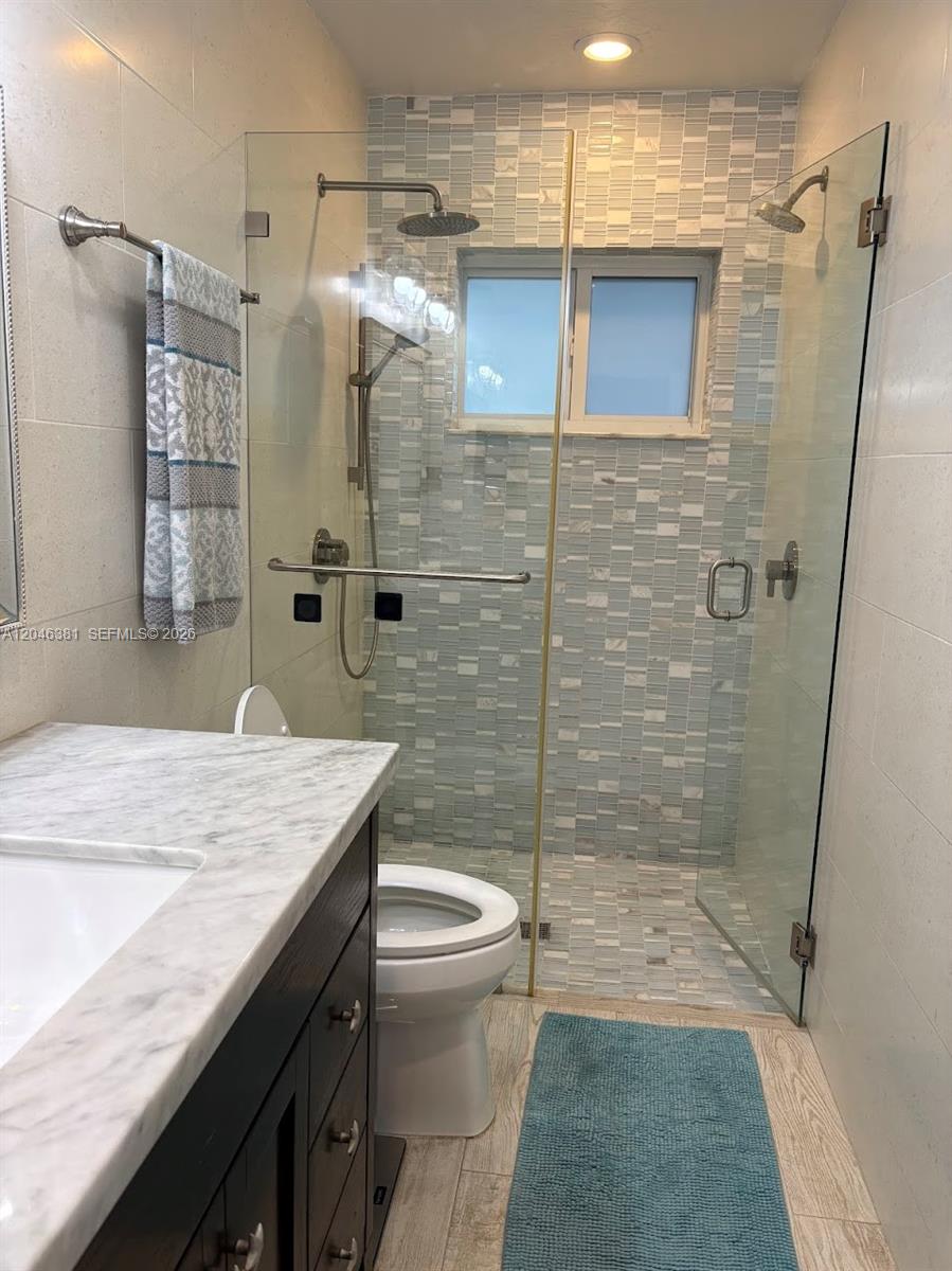 10442 Southwest 114th Street Miami, FL 33176 - Photo 32 of 48 Primary Bathroom -1