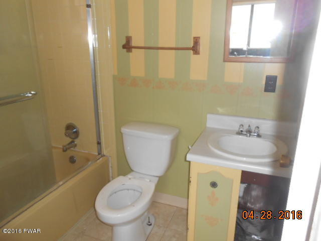 364 Minks Pond Road Bushkill, PA 18324 - Photo 11 of 11