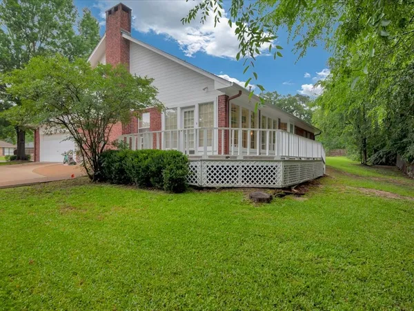$299,000 | 8 Columbia Court, Lufkin, TX 75901