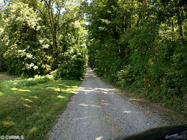 15215 Green Acres Road Beaverdam, VA 23015 - Photo 11 of 23 Exterior Front - Green Acres Rd, your driveway!