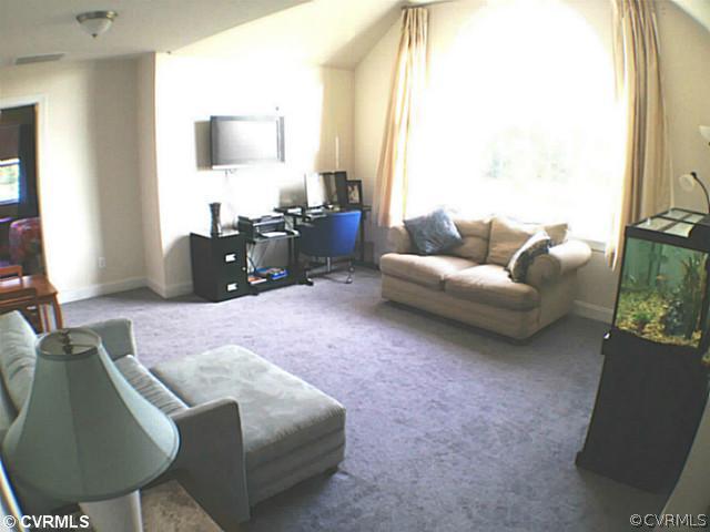 15215 Green Acres Road Beaverdam, VA 23015 - Photo 8 of 23 Den/Family/Great Room - Sunny with stunning water