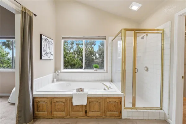 a view of utility room with washer and dryer