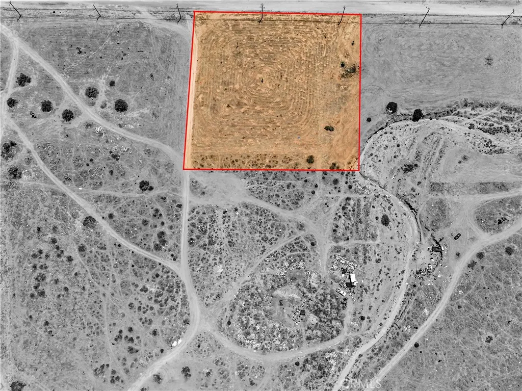 108900 Hercules Street Hesperia, CA 92345 - Photo 7 of 10 a view of a bathroom