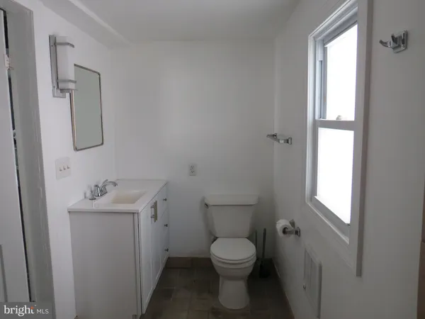 $115,000 | 35 West Chesapeake Avenue, Crisfield, MD 21817