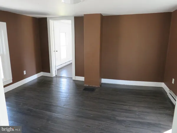 $115,000 | 35 West Chesapeake Avenue, Crisfield, MD 21817