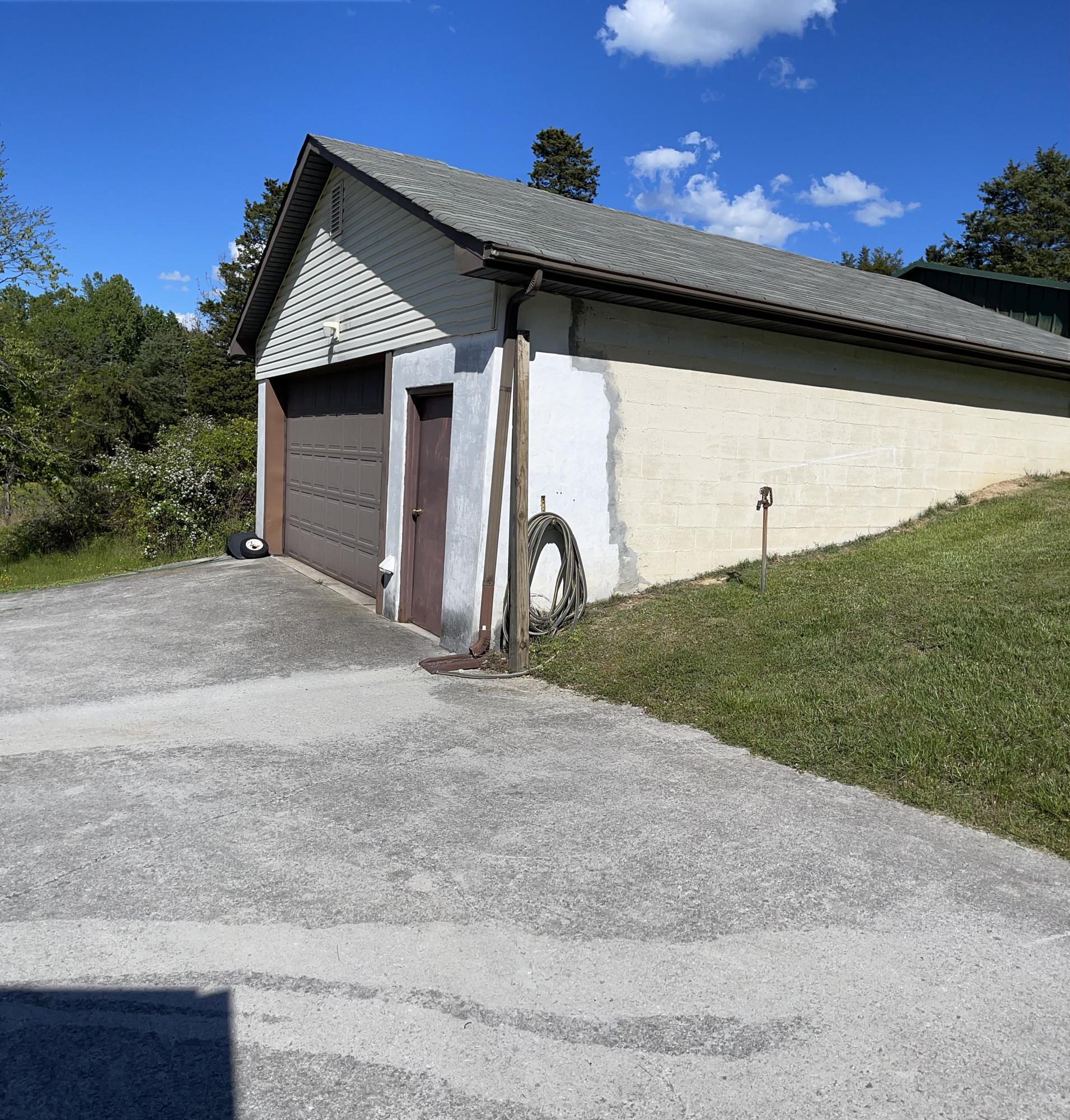 431 Carroll Hollow Road Clinton, TN 37716 - Photo 5 of 14 250F3D82-809F-4118-8621-35139DD7E8F5