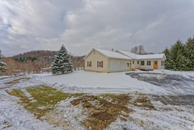 $335,000 | 44 Allen Road, Argyle, NY 12809