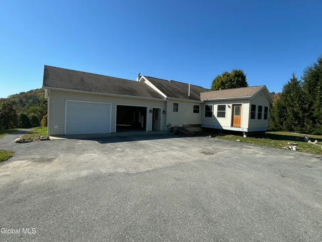 $335,000 | 44 Allen Road, Argyle, NY 12809