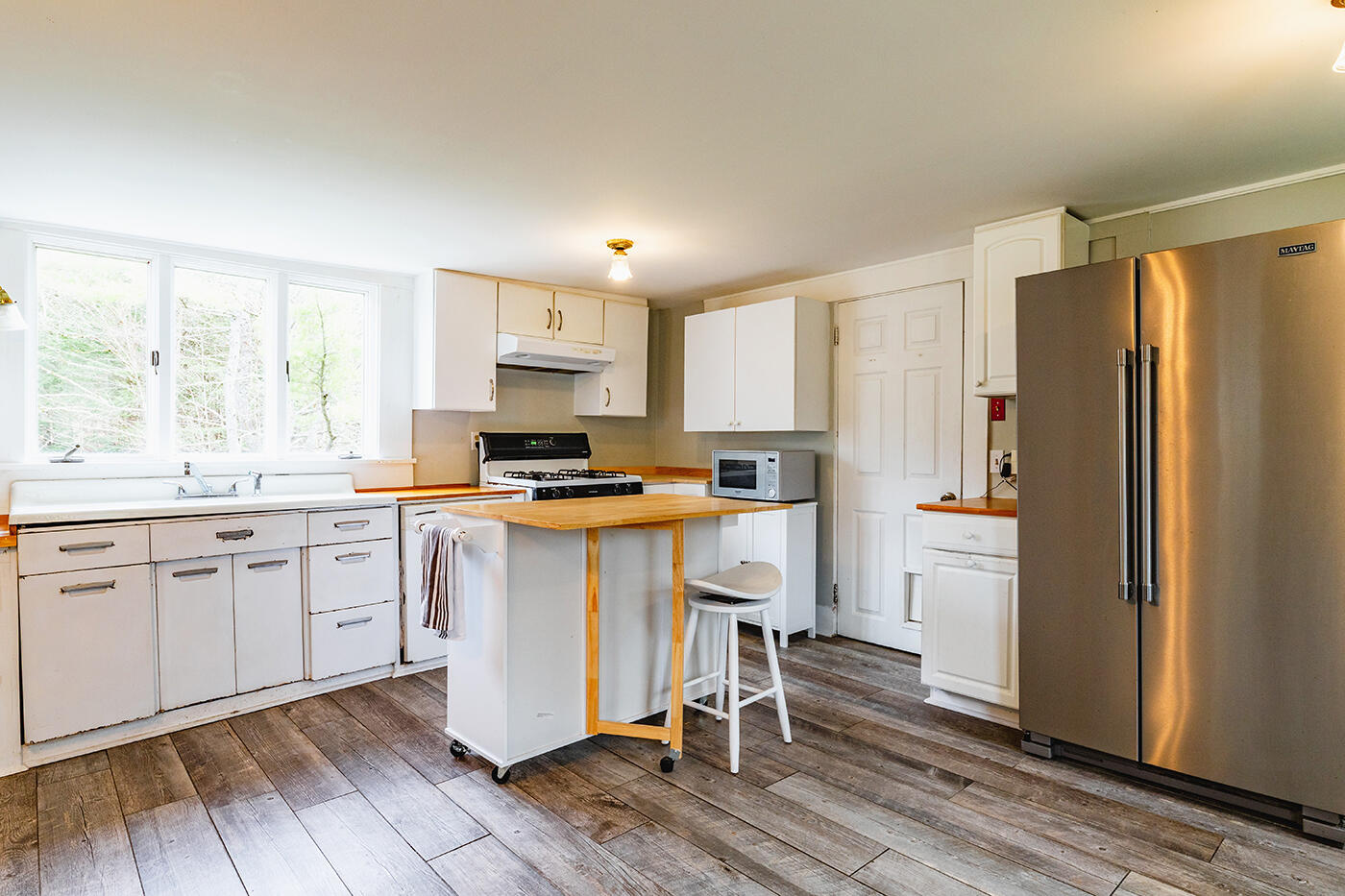 304 Beach Road Lincolnville, ME 04849 - Photo 13 of 45