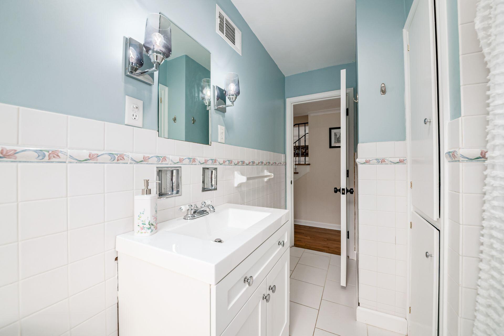 281 South Broadleigh Road Columbus, OH 43209 - Photo 26 of 44 030__L 281 S Broadleigh Rd086