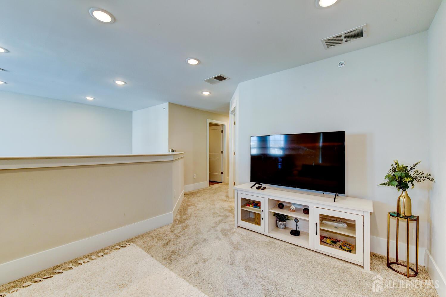 736 Station Road Dunellen, NJ 08812 - Photo 33 of 47