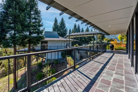 $1,800,000 | 241 Henry Station Road, Ukiah, CA 95482