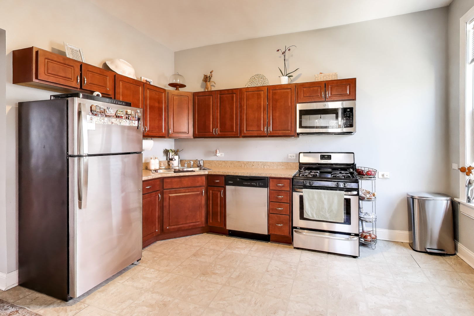 2254 North Racine Avenue Chicago, IL 60614 - Photo 4 of 19