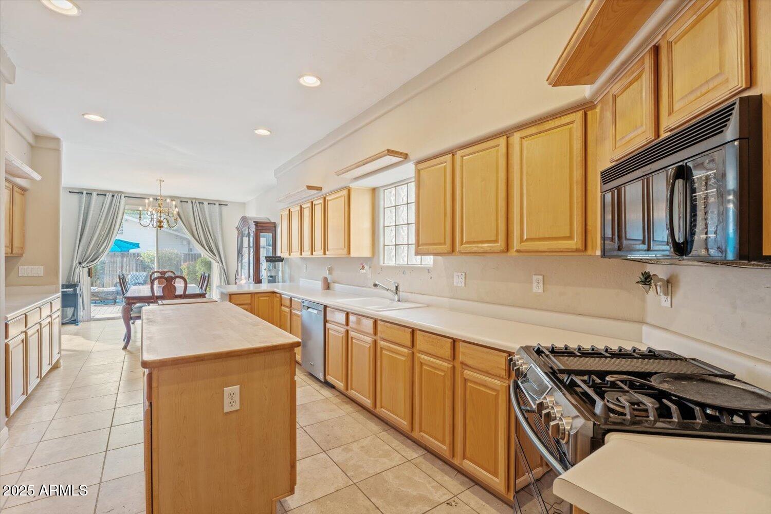 6002 North 5th Place Phoenix, AZ 85014 - Photo 9 of 26 kitchen