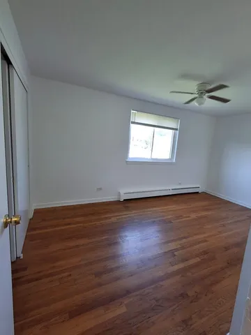 $1,350 | 2127 South 15th Avenue, Unit 1N, Broadview, IL 60155