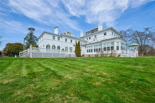 $2,595,000 | 519 Bellevue Avenue, Unit 1W, Newport, RI 02840
