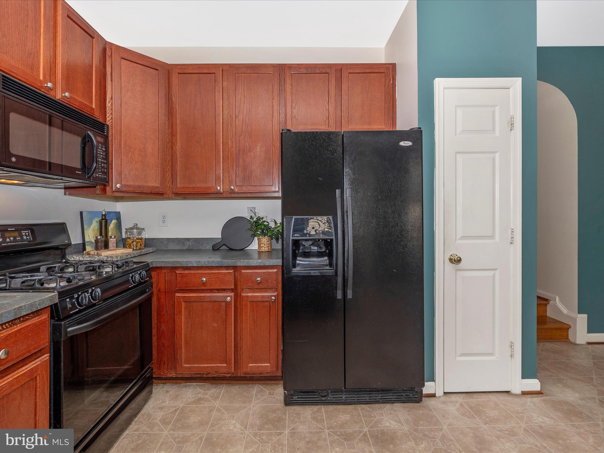 2202 Garden Lane Frederick, MD 21701 - Photo 23 of 61 Kitchen