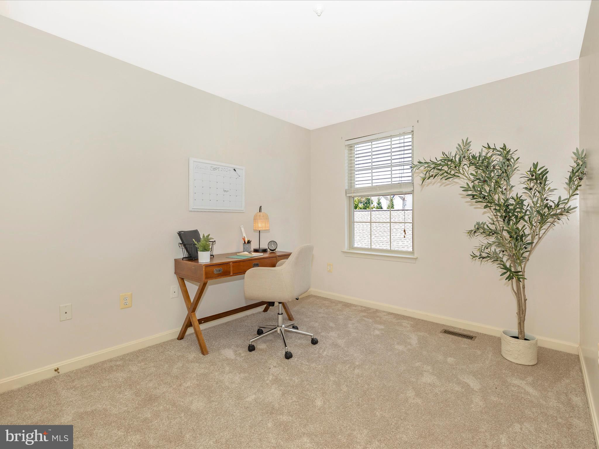 2202 Garden Lane Frederick, MD 21701 - Photo 31 of 61 Back bedroom
