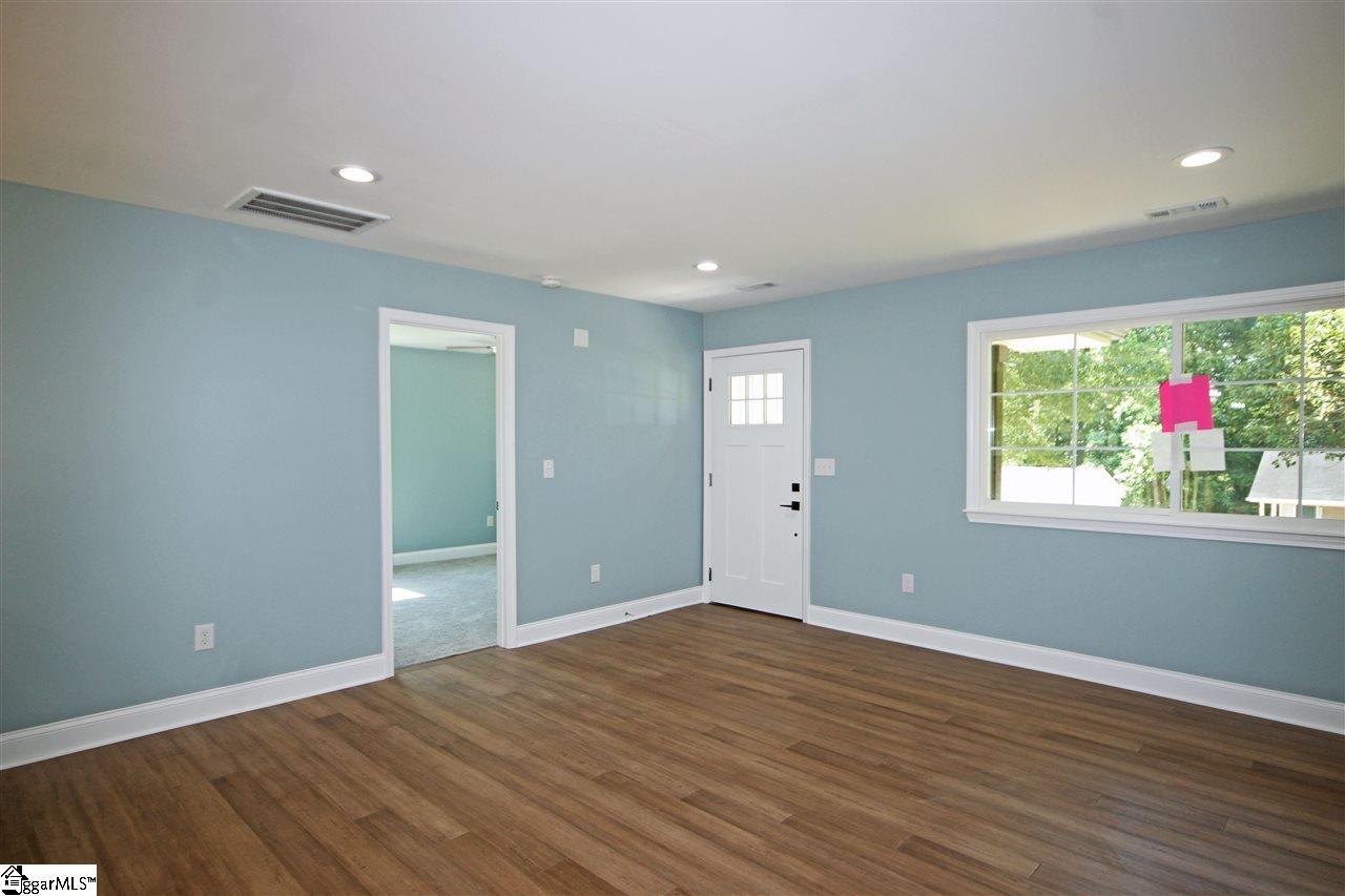 9 Queens Street Fountain Inn, SC 29644 - Photo 4 of 21 Gallery Image 4