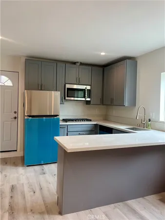 $1,900 | 20757 Clark Street, Woodland Hills, CA 91367