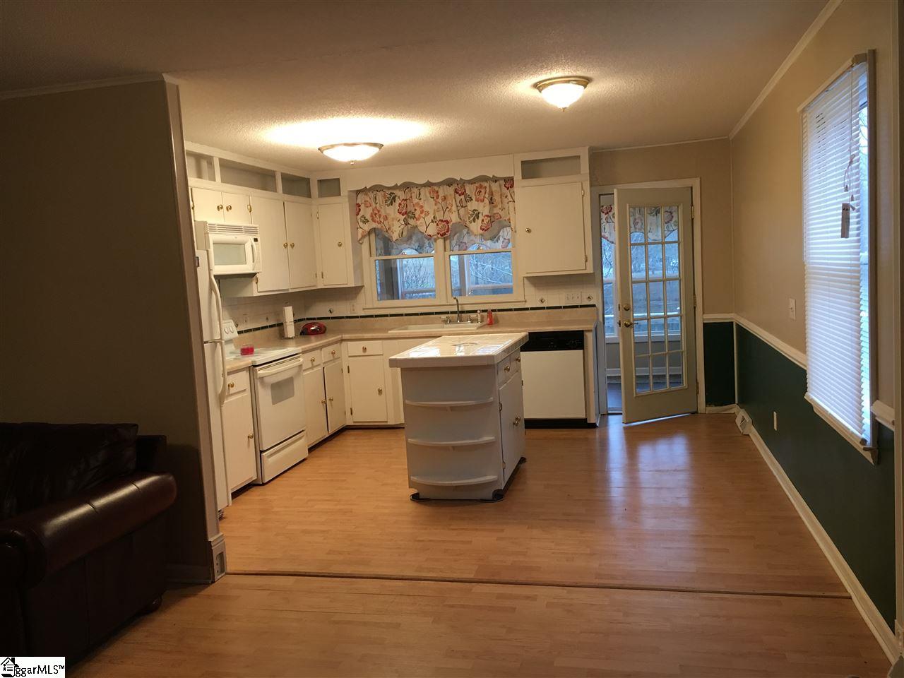 113 Lakeview Drive Inman, SC 29349 - Photo 13 of 15 Gallery Image 13