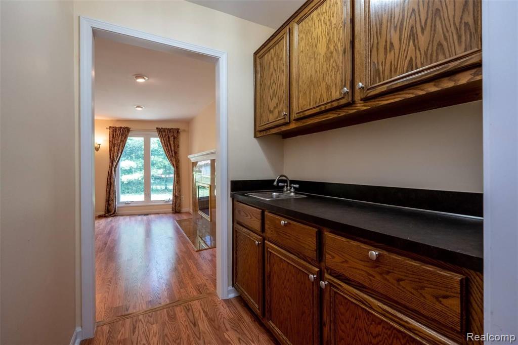 356 Silvervale Drive Rochester Hills, MI 48309 - Photo 10 of 33