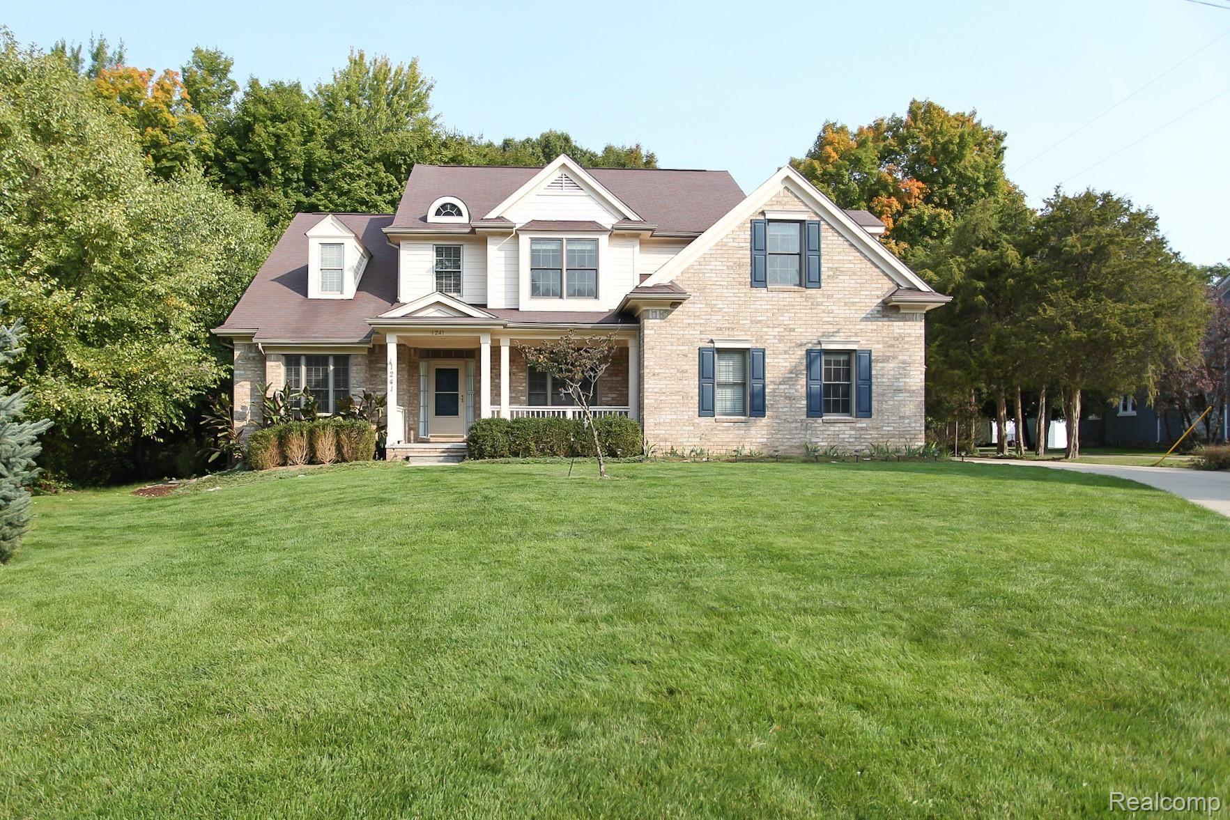 1241 Bloomer Road Rochester, MI 48307 - Photo 1 of 39 IMG_0781.JPG