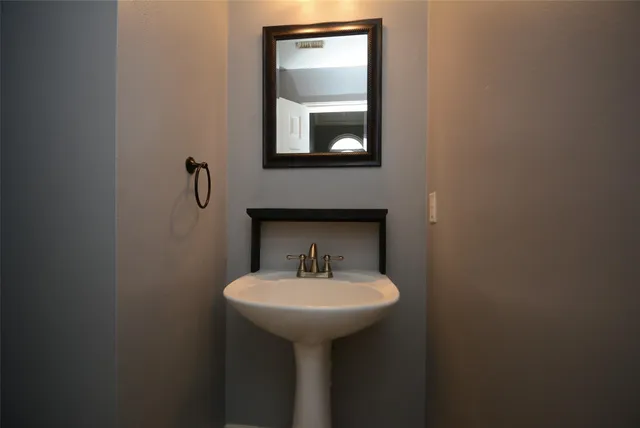 $2,500 | 5327 Willow Knoll Court, Houston, TX 77345