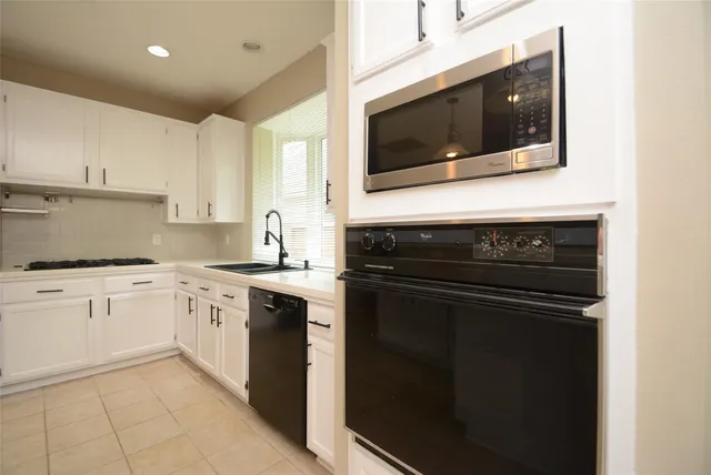 $2,500 | 5327 Willow Knoll Court, Houston, TX 77345