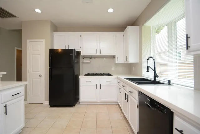 $2,500 | 5327 Willow Knoll Court, Houston, TX 77345