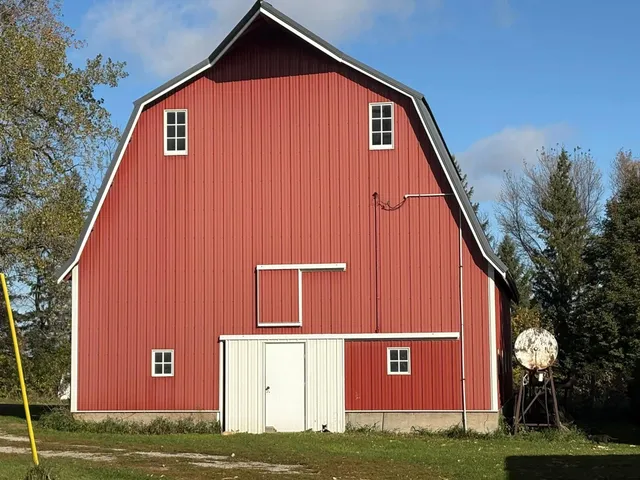 $565,000 | 11623 375th Avenue, Waseca, MN 56093